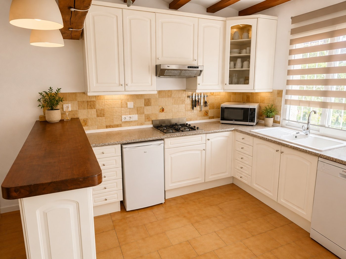 South-facing Corner Townhouse with Terraces in Moraira Park — €329,000