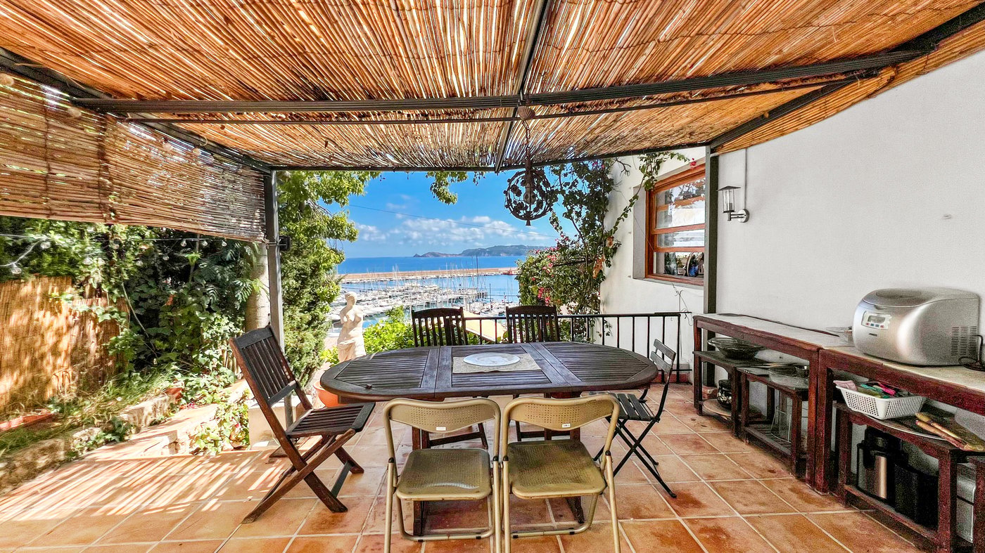 Villa Vallane — Frontline Port Villa in Jávea