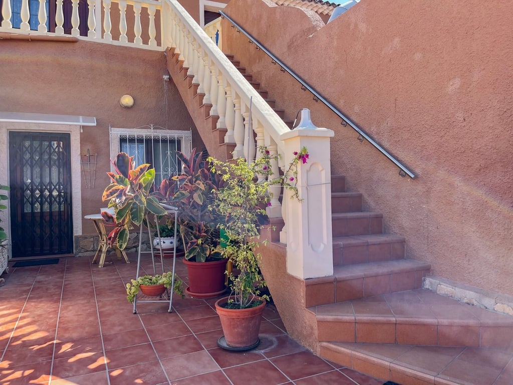 Casa a la venta en Dénia con licencia activa de restaurante en Las Marinas, a 500 m del mar, km - 49