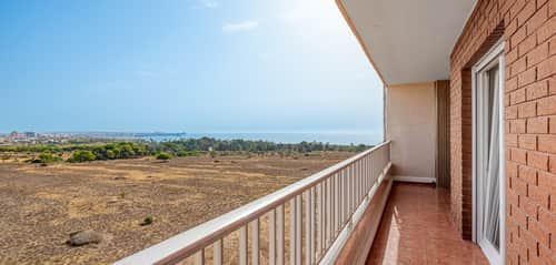 Volledig gerenoveerd penthouse met zeezicht in Punta Prima — foto 2