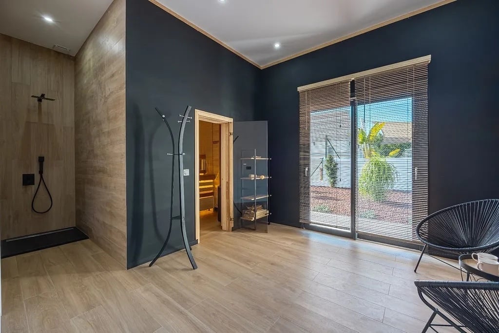 Property #RH20357 - 16