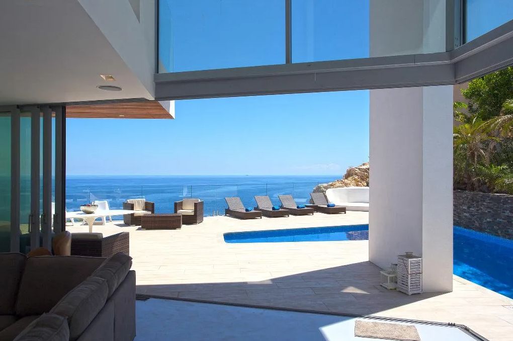 Lujosa Villa moderna en primera línea con impresionantes vistas al mar - 35