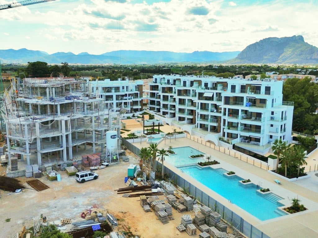 Apartamento de obra nueva en primera línea en playa en Dénia - 3