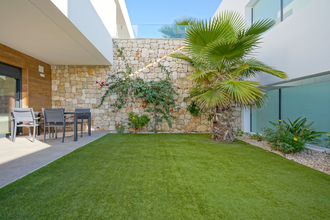 Villa Zirkonia — Sunny 2‑bedroom apartment in Cumbre del Sol