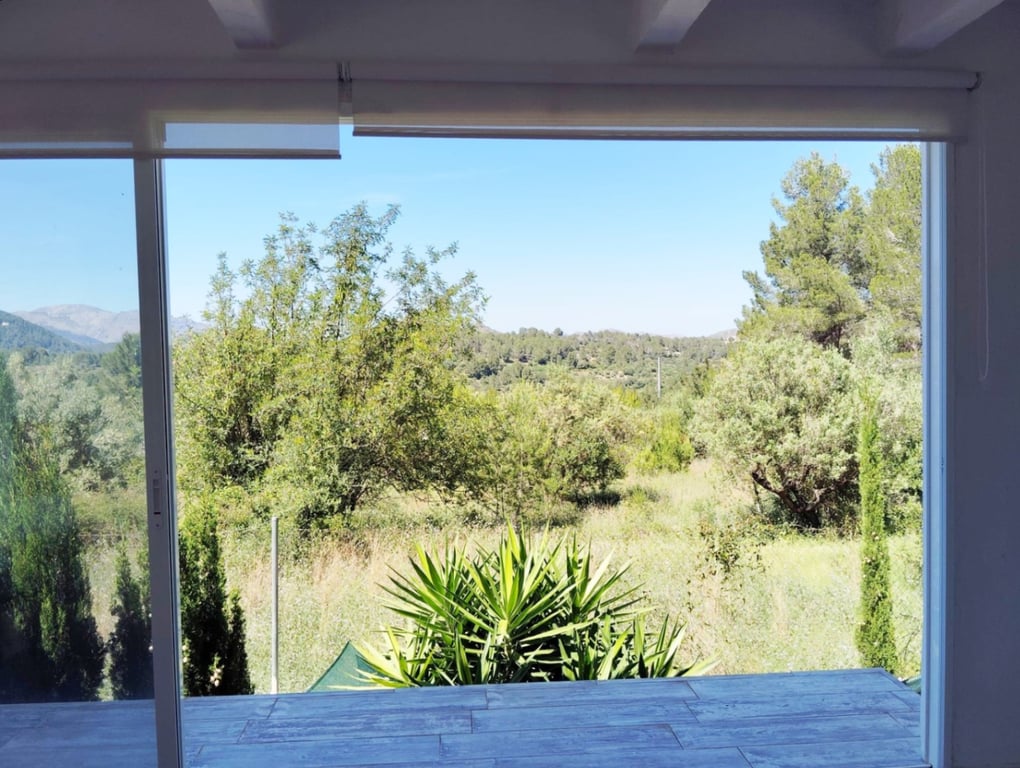 Casa de camp reformada a Parcent: tranquil·litat, parcel·la tancada, natura i confort en un entorn privilegiat. - 11