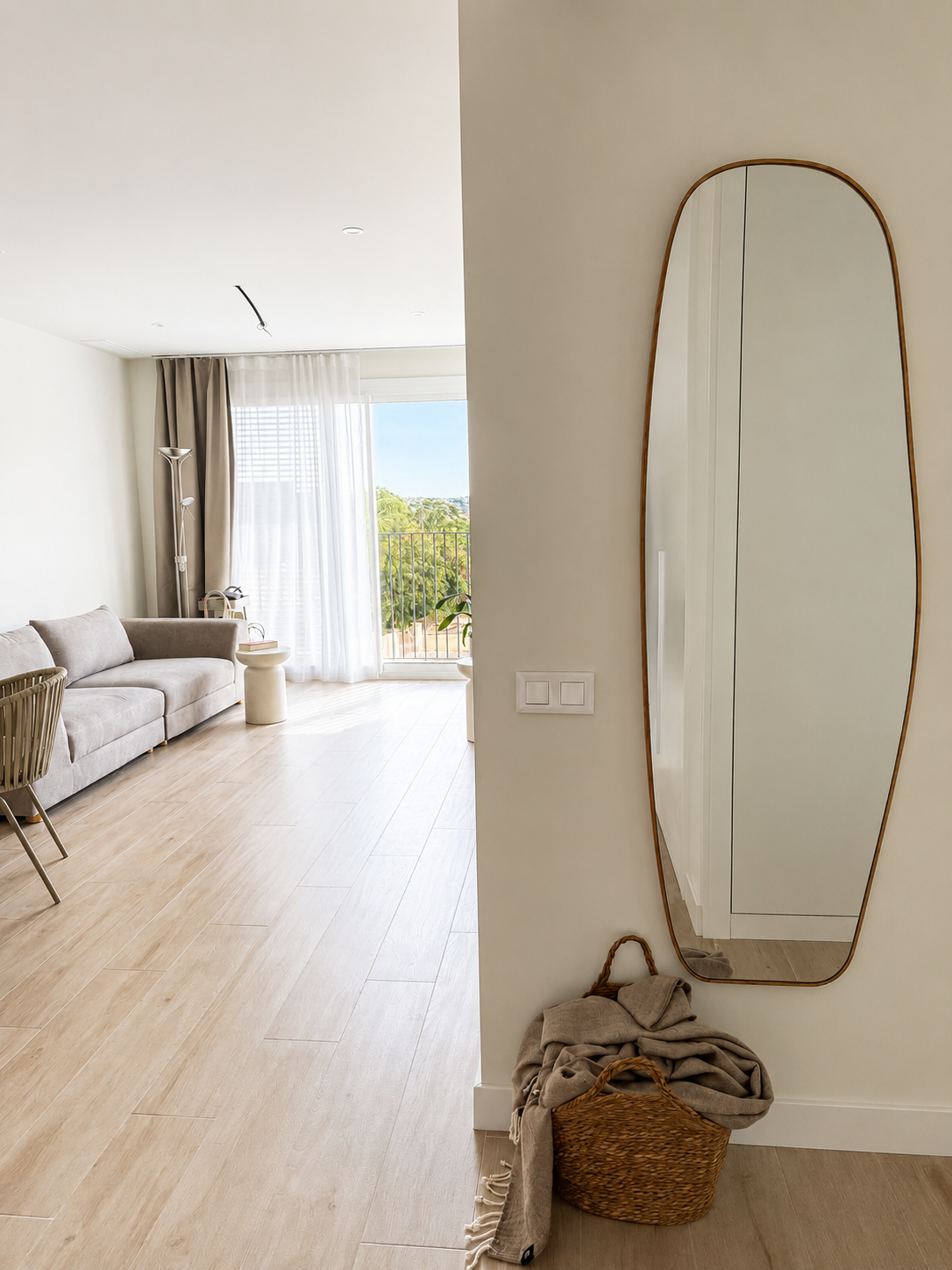 Apartamento de 2 dormitorios orientado al sur con jardines privados en Jávea