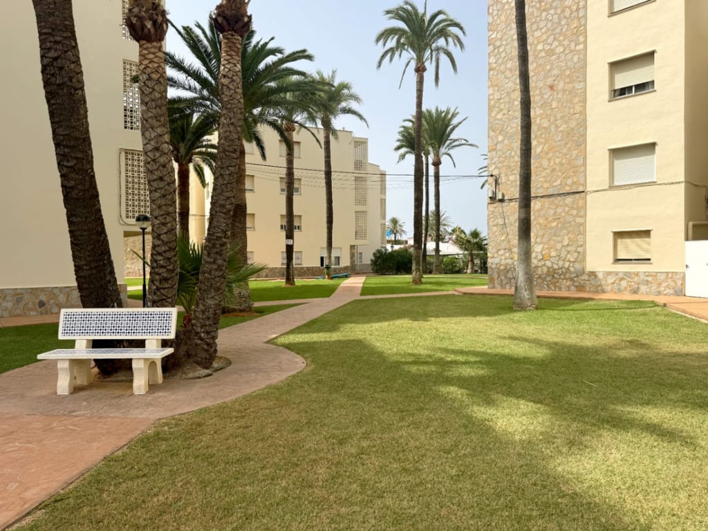 Apartamento en venta de 3 habitaciones con piscina en Denia - 37