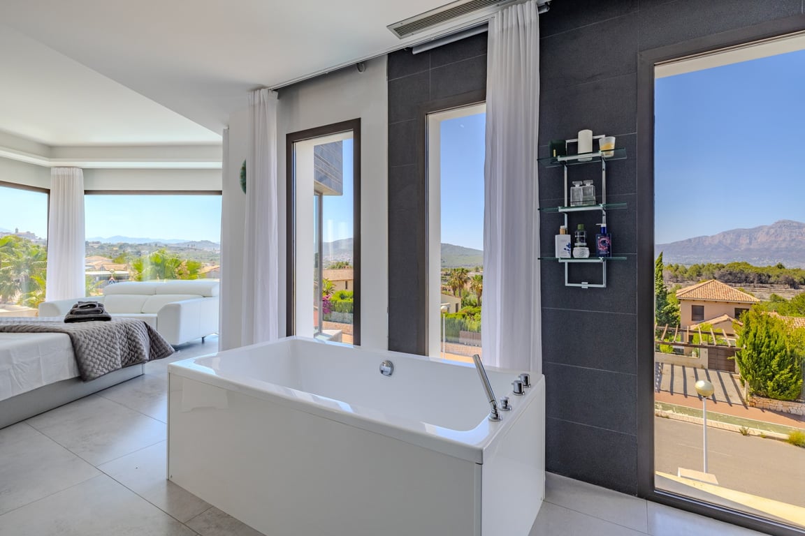 Property #RH20309 - 28