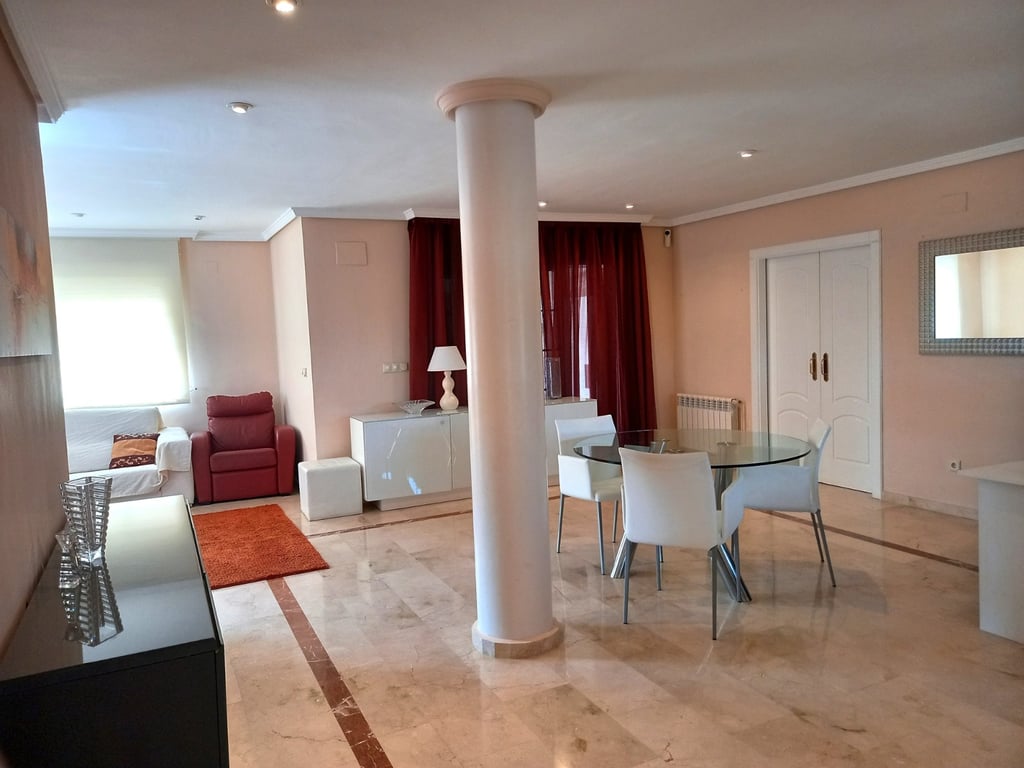 Property #RH20389 - 9