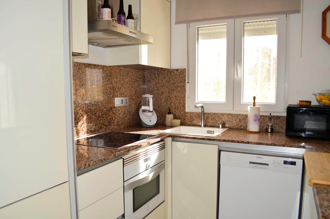 Villa de 4 dormitorios en Las Marinas, en la zona de Las Brisas - 20