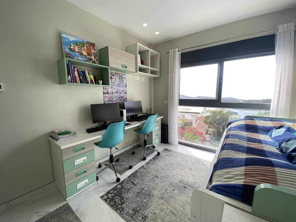 Property #RH20338 - 14