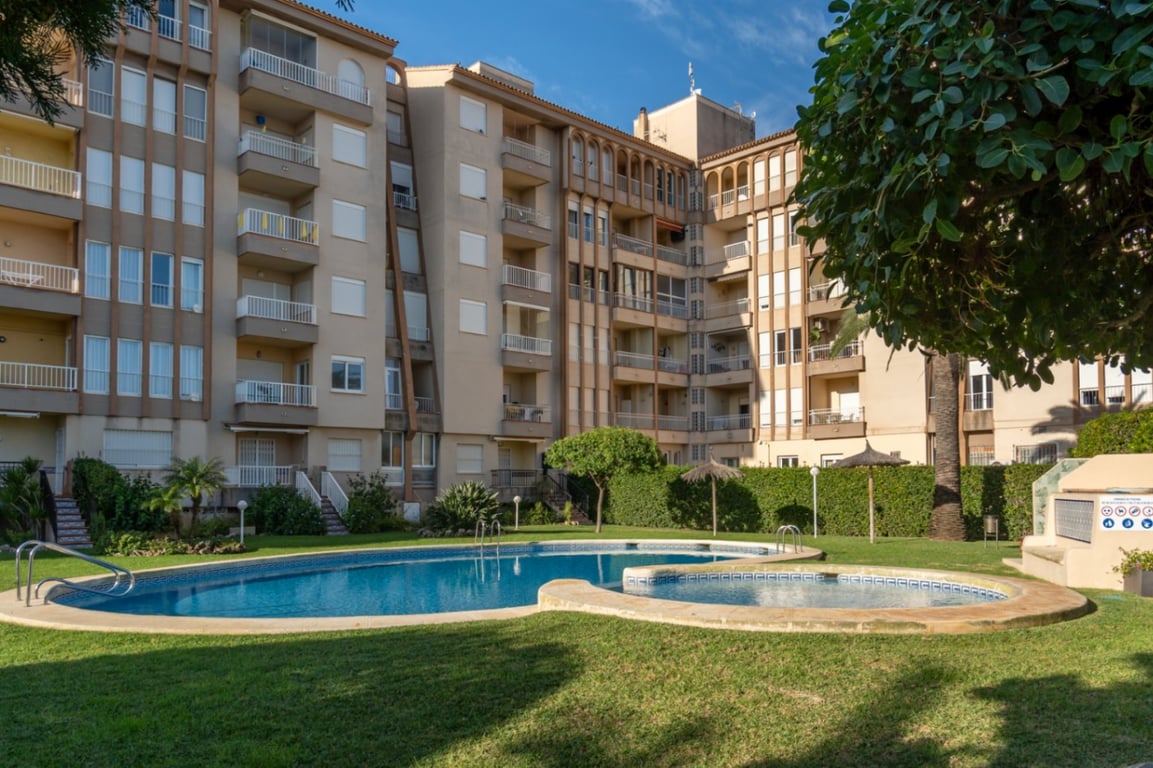 Apartamento con piscina ubicado a 100 metros de la playa - 2