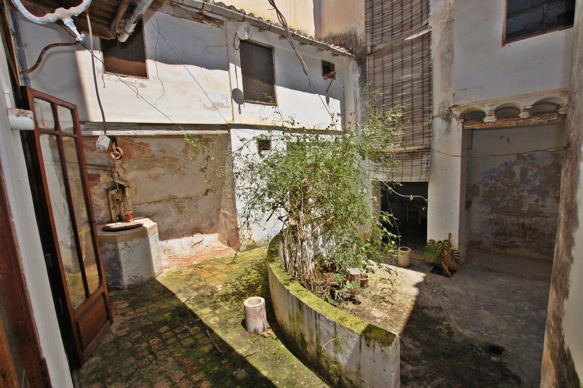 Casa de poble d'estil senyorial a Pego - 12