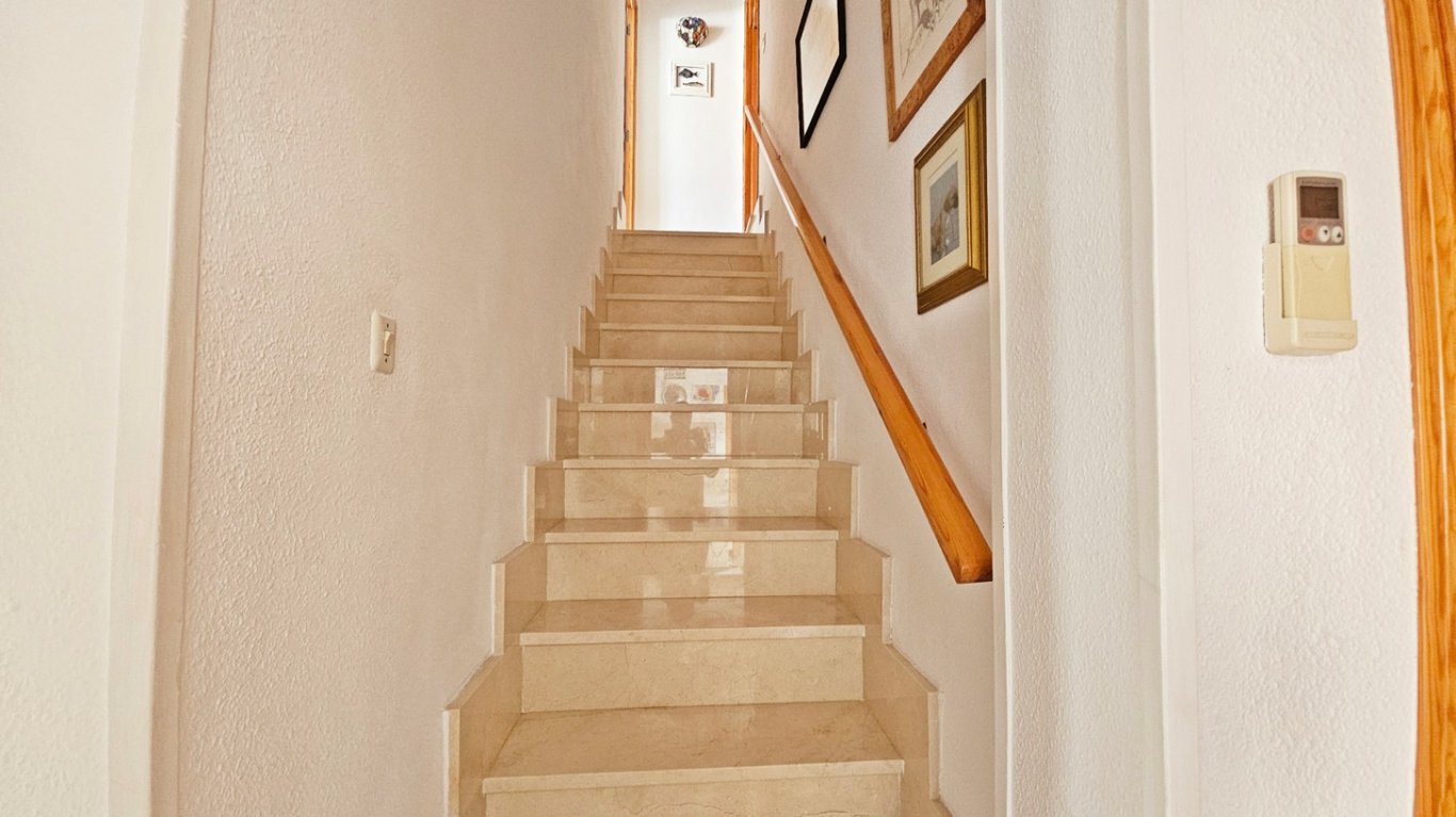 Casa de poble a Pego amb un gran pati - 15