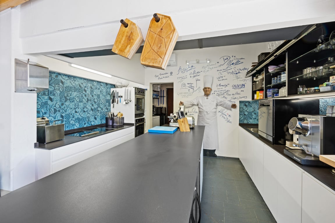 Villa reformada en la zona del montgo con casa independiente para invitados - 55