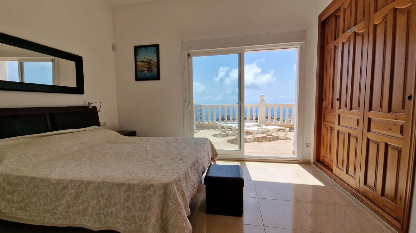 La Cima del Lujo Mediterráneo: Villa Energizada por Solar con Vistas al Mar Inigualables en Cumbre del Sol - 24