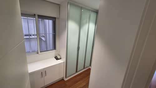 Luxueus gerenoveerd appartement met 4 slaapkamers en garage in het centrum van Torrevieja — foto 21