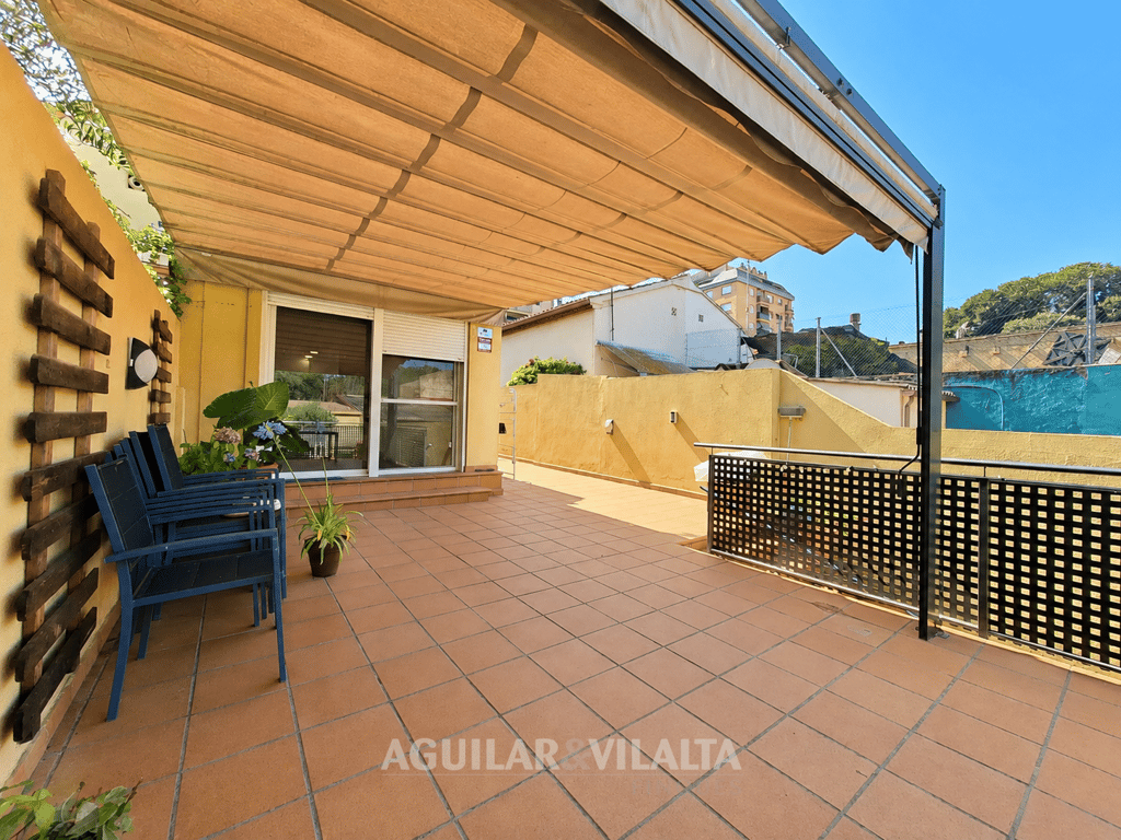 CASA UNFIMILIAR - 9