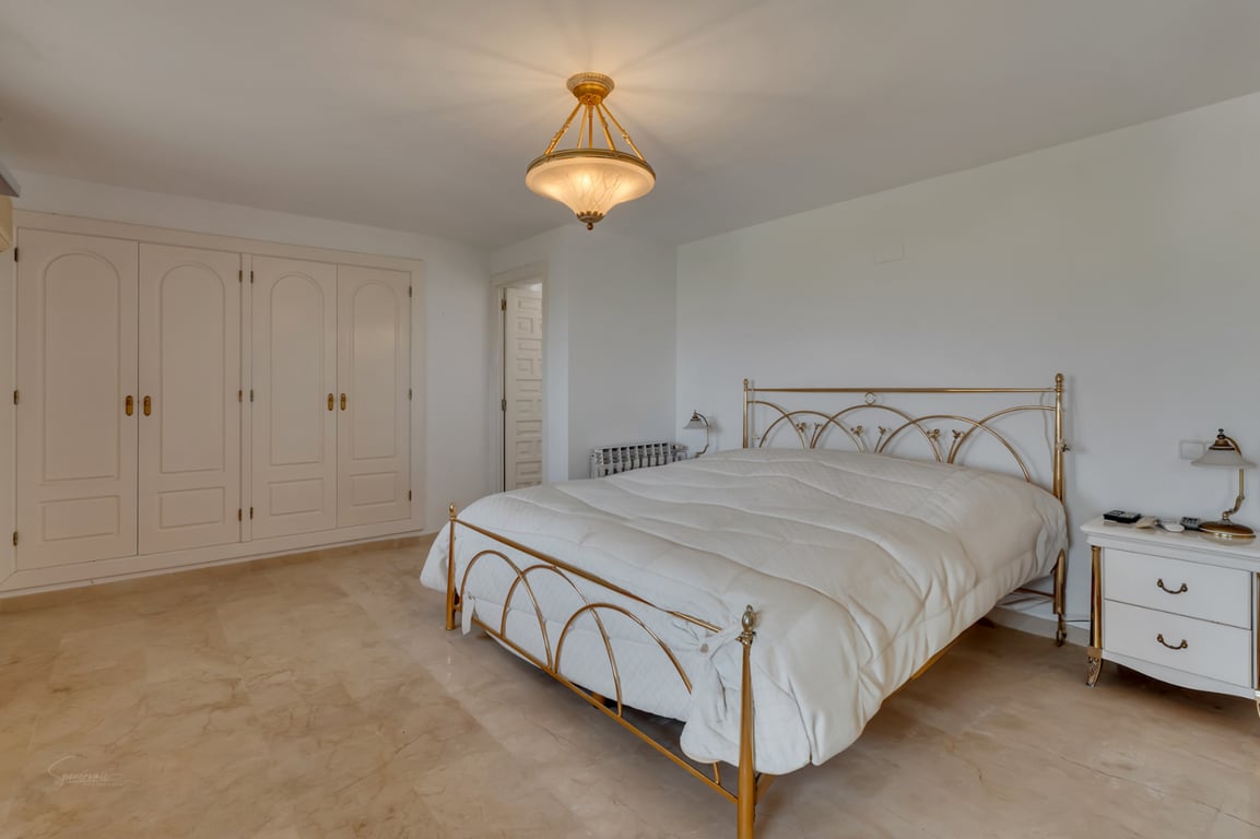 VILLA UBICADA EN UNA TRANQUILA ZONA CON INCREIBLES VISTAS PANORAMICAS - 11