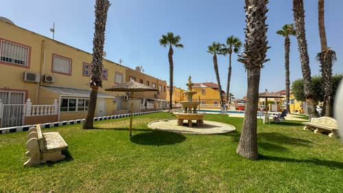 Volledig gerenoveerde geschakelde woning op het zuiden in Cabo Roig — foto 37