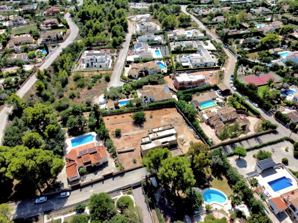 Propiedad con gran parcela, con una construcción para finalizar, en una demandada zona de Jávea - 36