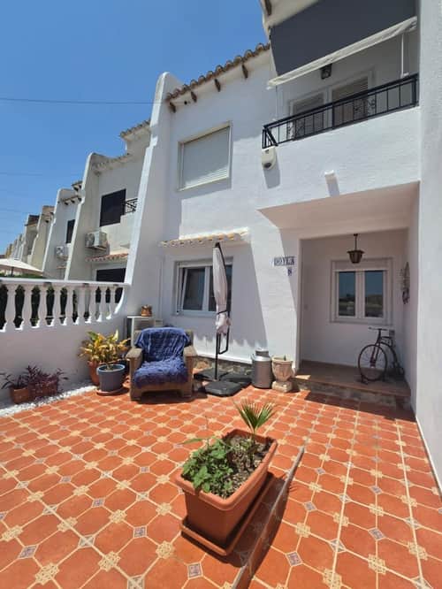 Gezellig geschakeld huis met terrassen en solarium in Los Balcones — foto 45