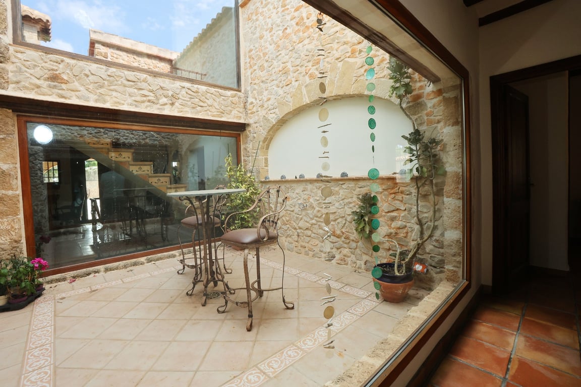 Property #RH21212 - 15