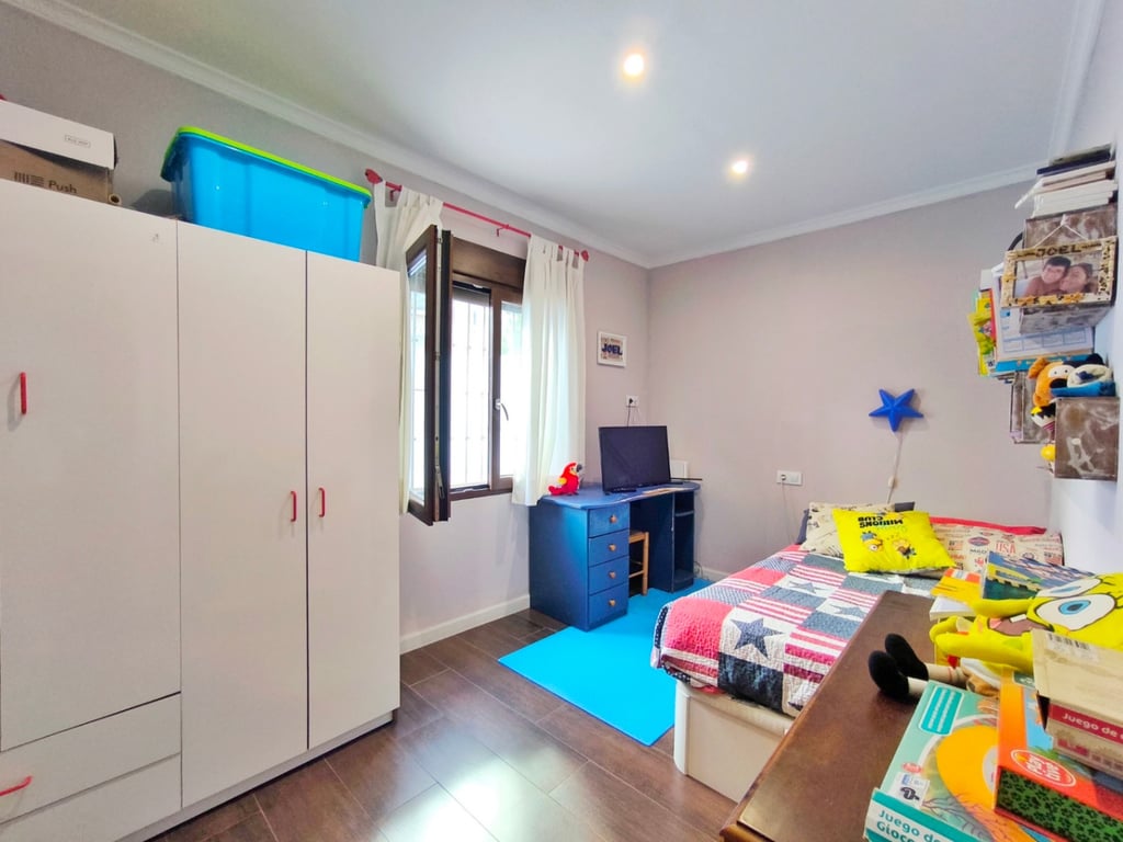 Chalet con dos apartamentos de invitados en el Montgó - 12