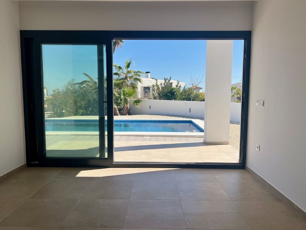 Property #RH21324 - 15