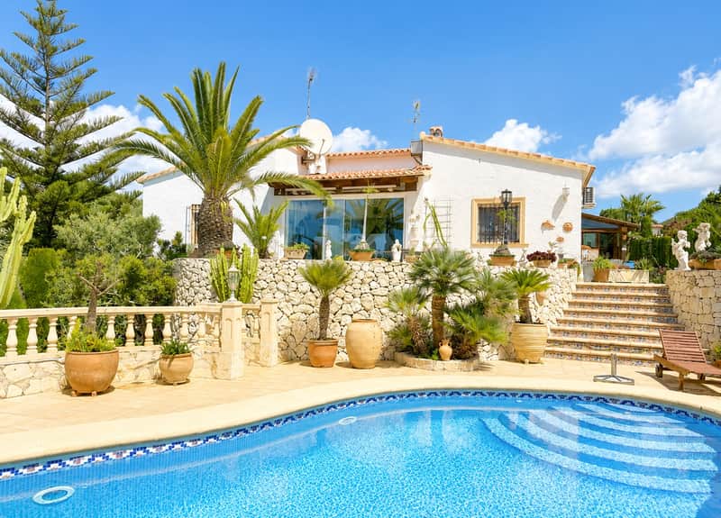 Karaktervolle villa met zwembad en tuin bij Moraira