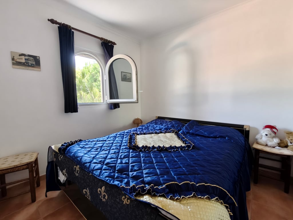 Villa privada a la venta de 5 dormitorios en Els Poblets con piscina climatizada y apartamento independiente - 21