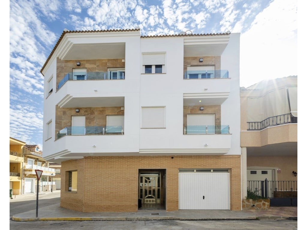 2-bed apartment with private balconies in Jacarilla — terrace