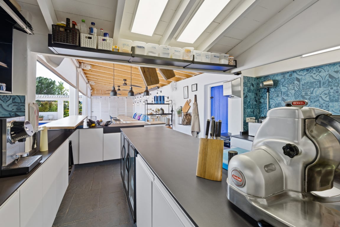 Villa reformada en la zona del montgo con casa independiente para invitados - 51