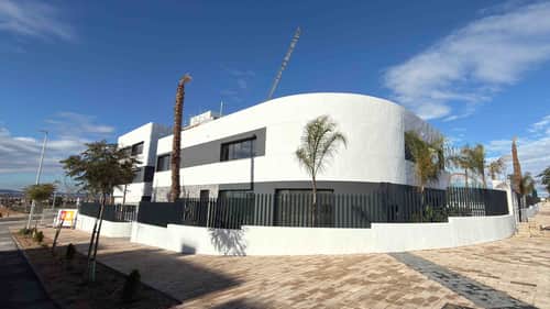 Gelijkvloerse nieuwbouwbungalow met 2 slaapkamers in Torrevieja — foto 16