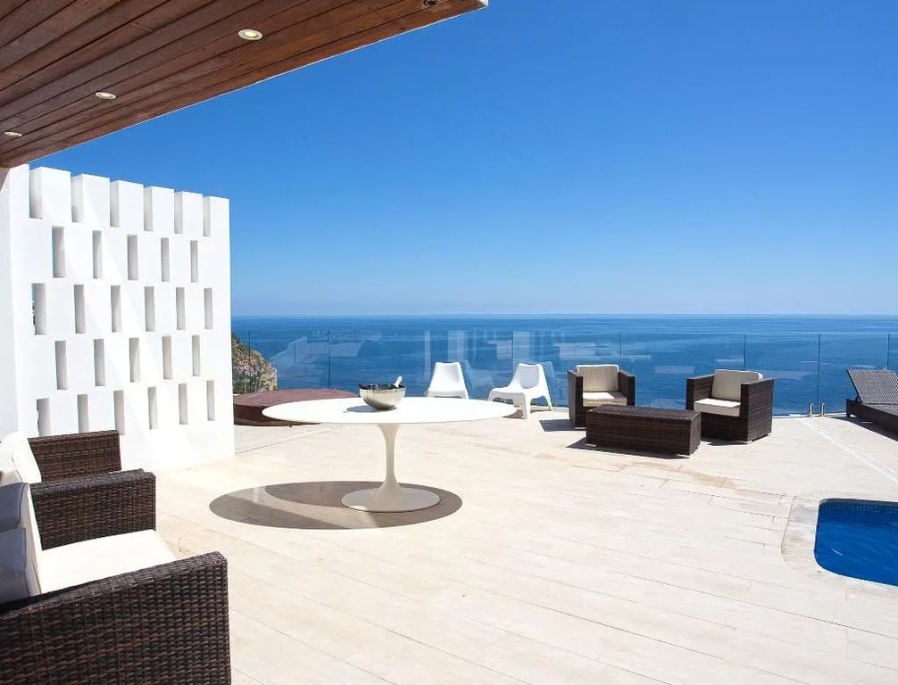 Lujosa Villa moderna en primera línea con impresionantes vistas al mar - 7