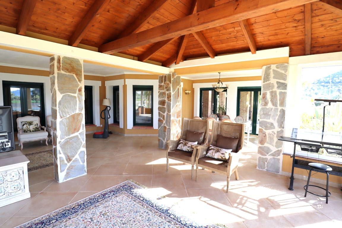 6-bed Villa in Pedreguer photo 14