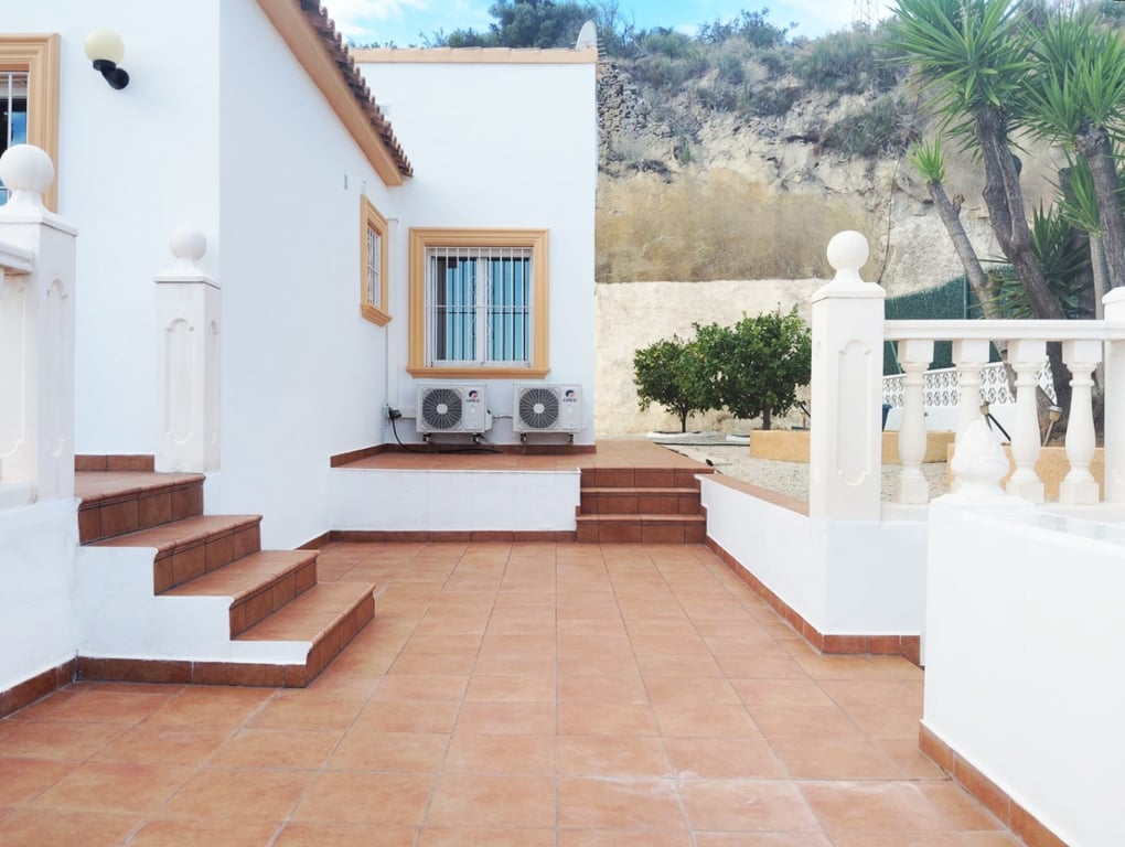 Villa en venda amb 4 dormitoris i una piscina a Calp, amb vistes al mar. - 14