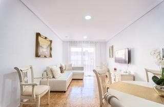 Appartement met 4 slaapkamers in Torrevieja