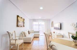 Appartement met 4 slaapkamers in Torrevieja