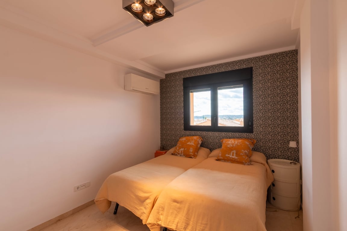 Àtic duplex orientat al sud al Port per lloguer d'hivern - 23