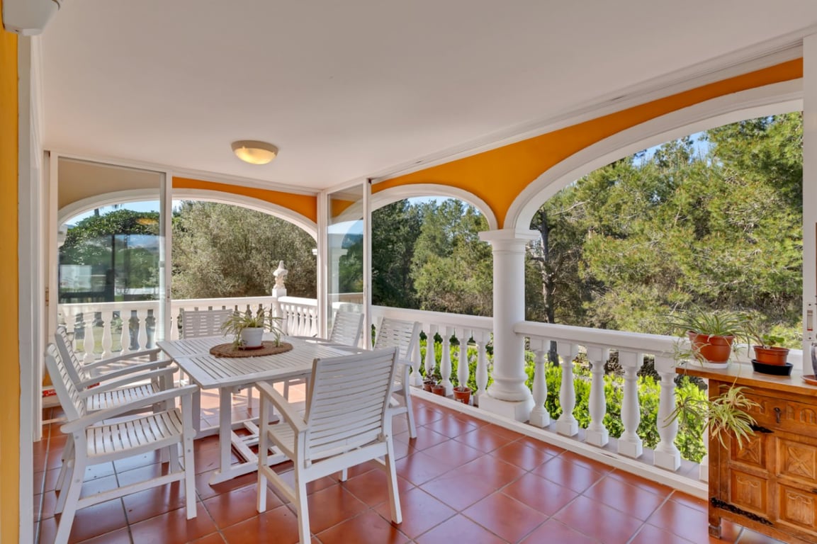 Villa en una excepcional zona tranquila, con vistas abiertas y gran potencial - 15