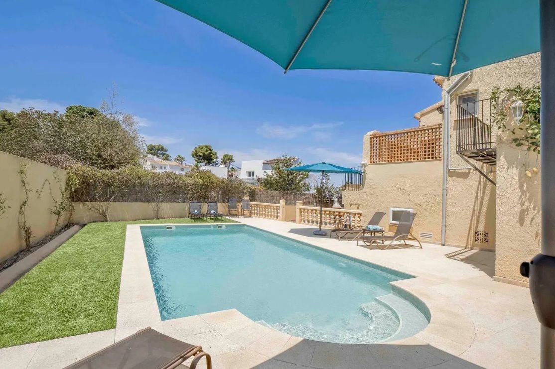 Magnífica Vila Tradicional amb Connexions Modernes a El Tosalet – Cap Martí Preu: 780.000 € - 14