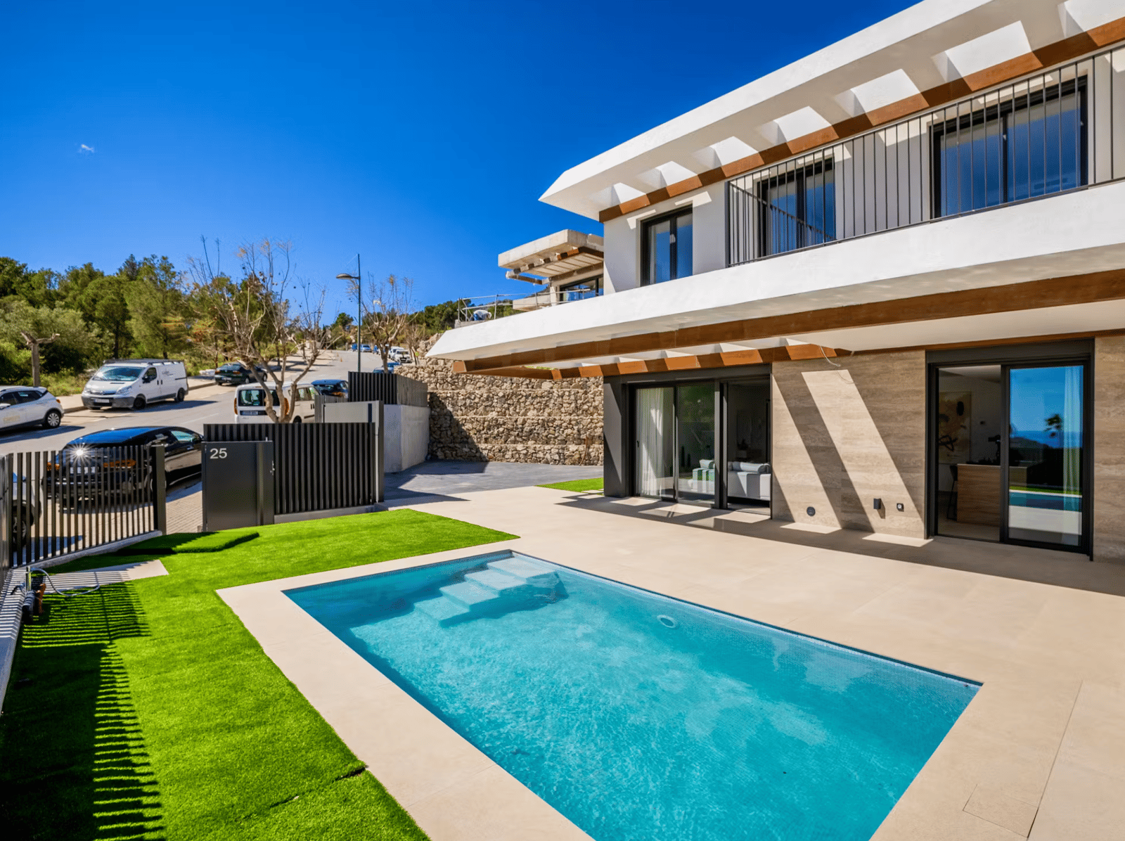 Residencial Maravilla: nouvelles villas avec piscine et vue sur mer à Polop