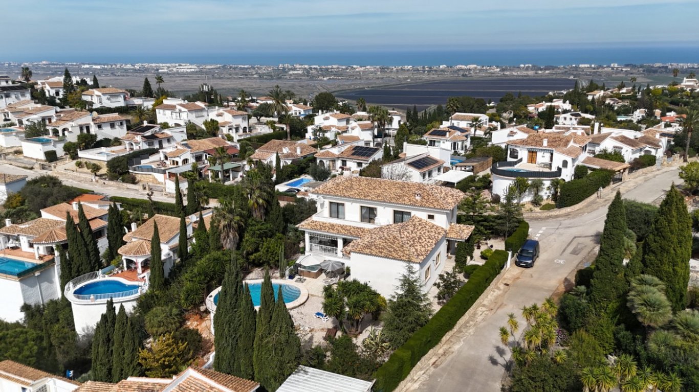 Tu oasis en Monte Pego: chalet con gran parcela, piscina y total privacidad - 5