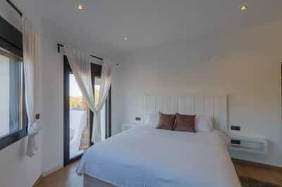 Property R4266382