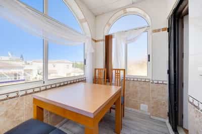 Villa te koop met onderbouw - 4