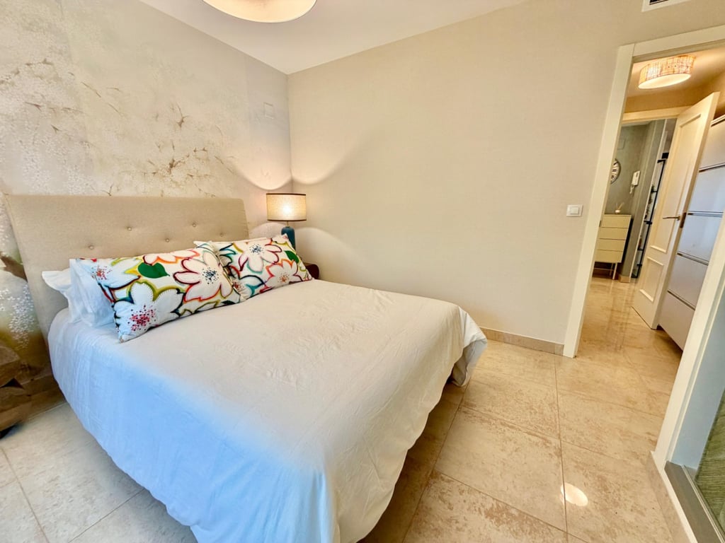 Apartamento reformado de 1 dormitorio en Denia con piscina comunitaria - 20