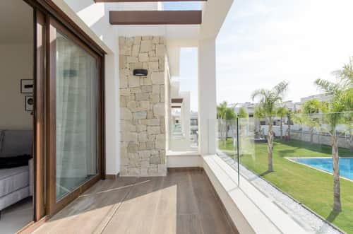 Nieuwbouwbungalow met solarium en zoutmeer-uitzicht in Los Balcones, Torrevieja — foto 27