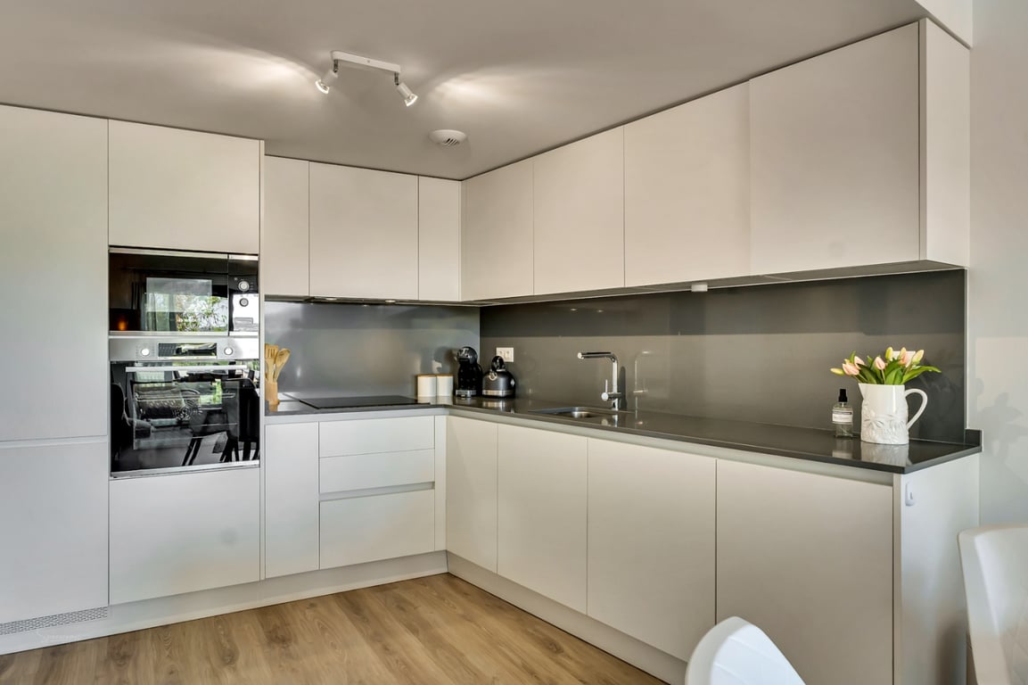 Moderno y elegante apartamento orientado al Sur con piscina, en Jávea - 14