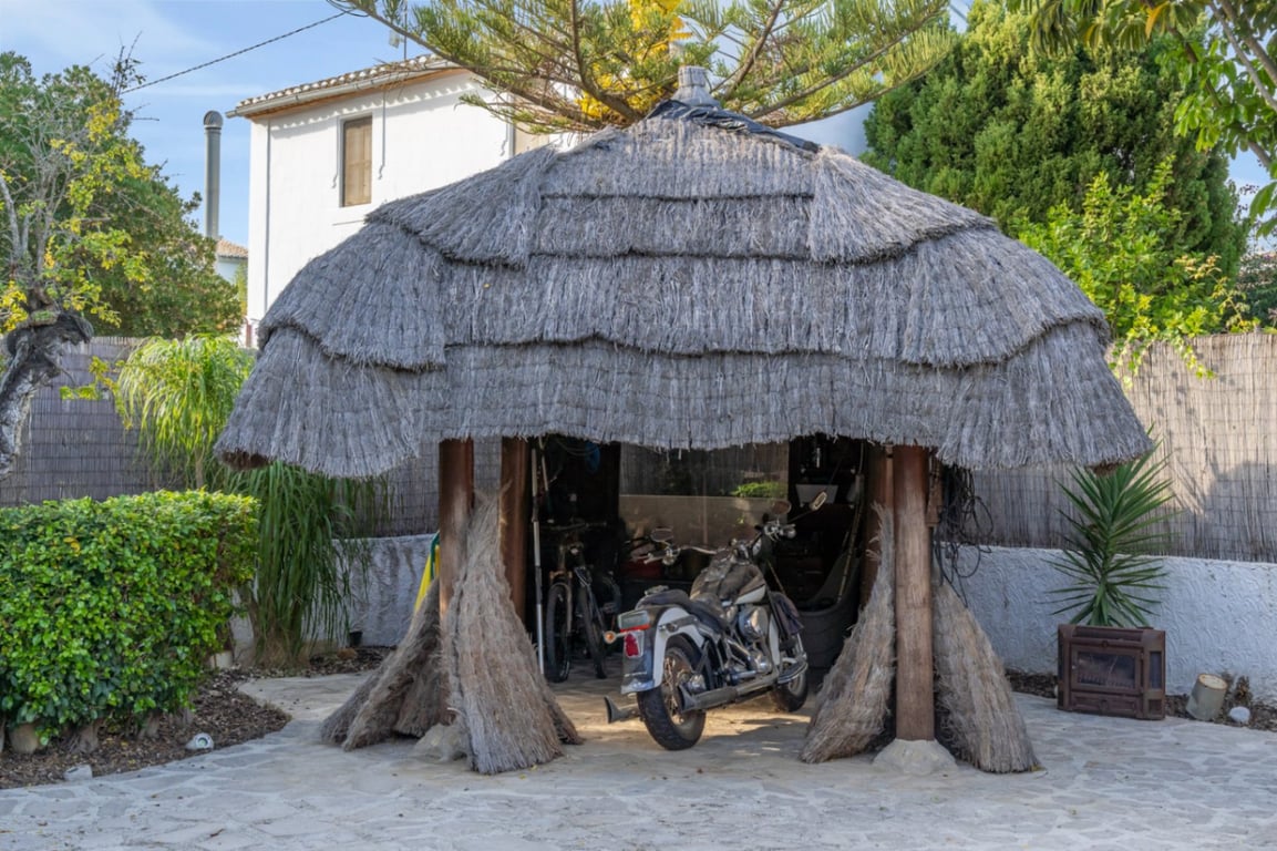 Villa con apartamento de invitados, totalmente renovada y cerca del casco antiguo de Jávea - 37